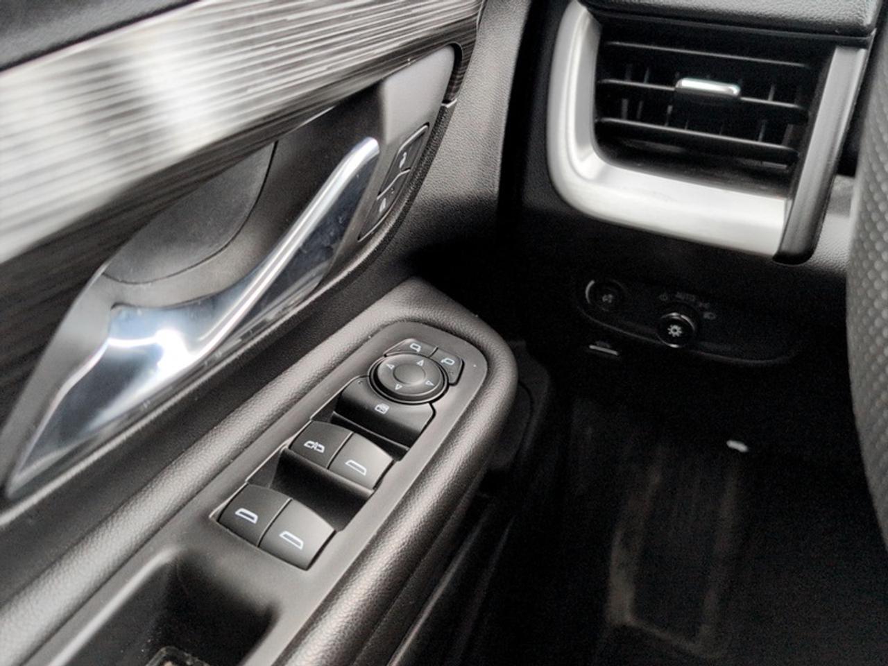 2023 GMC Terrain SLE Photo