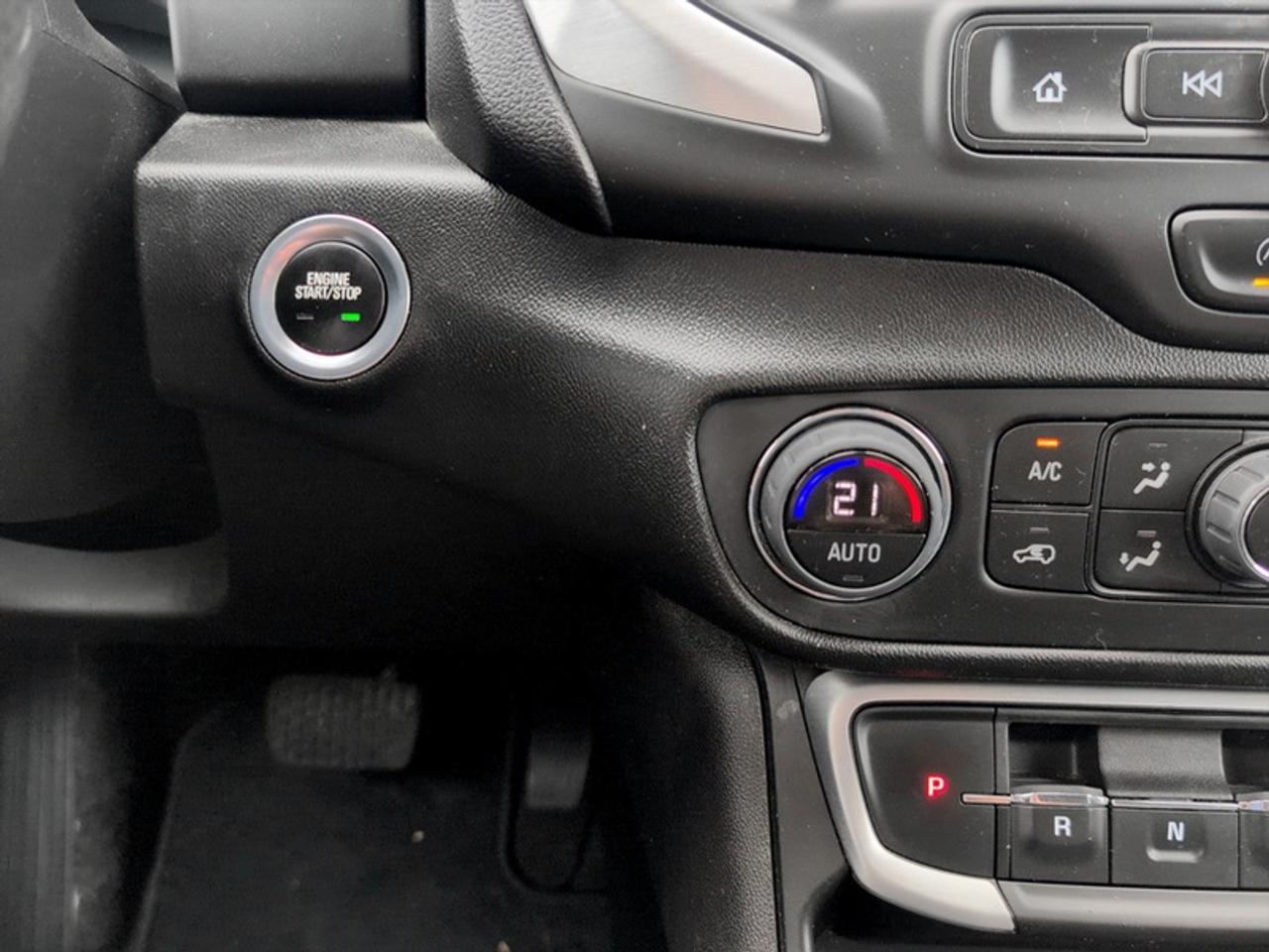 2023 GMC Terrain SLE Photo