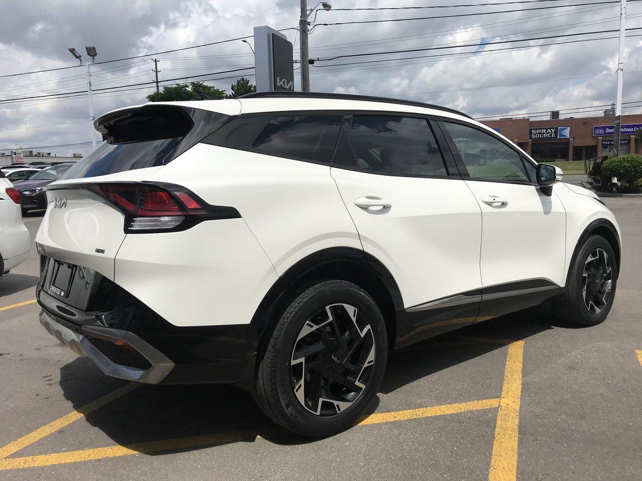 2023 Kia Sportage EX Pkg.   One Owner Photo4