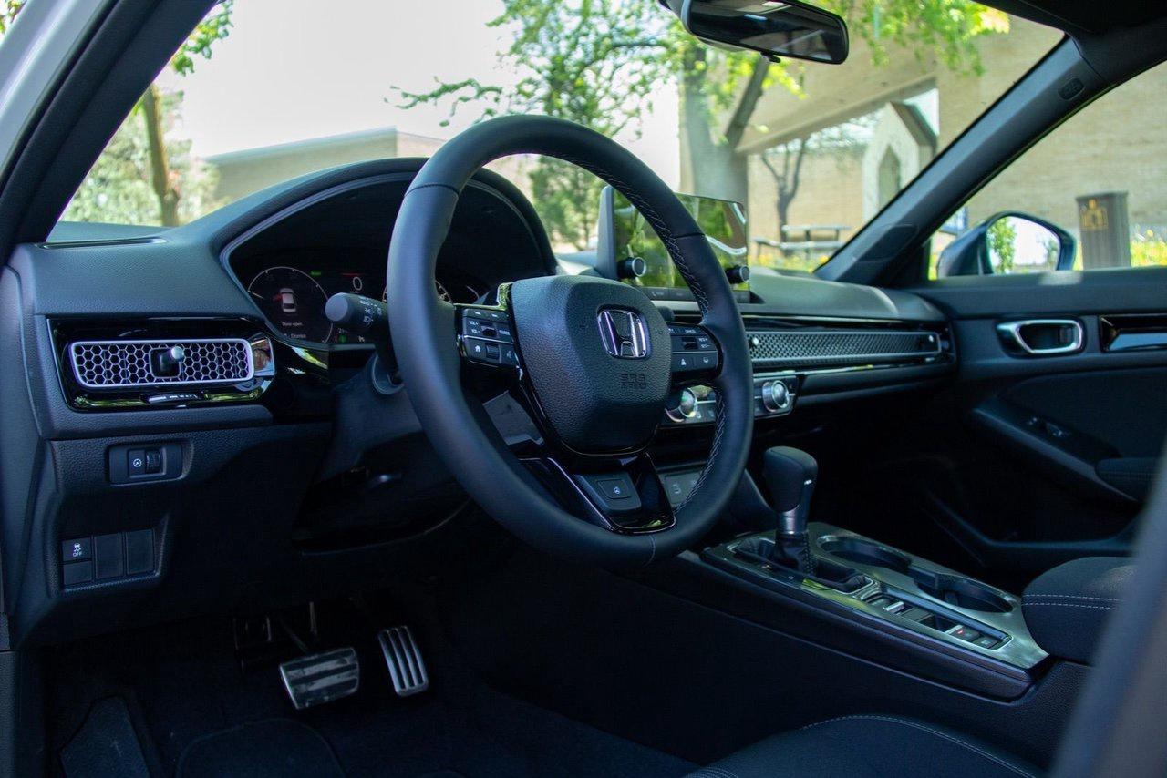 2025 Honda Civic Hybrid SPORT Photo