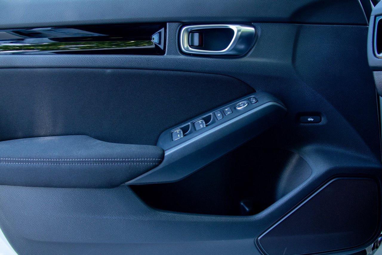 2025 Honda Civic Hybrid SPORT Photo