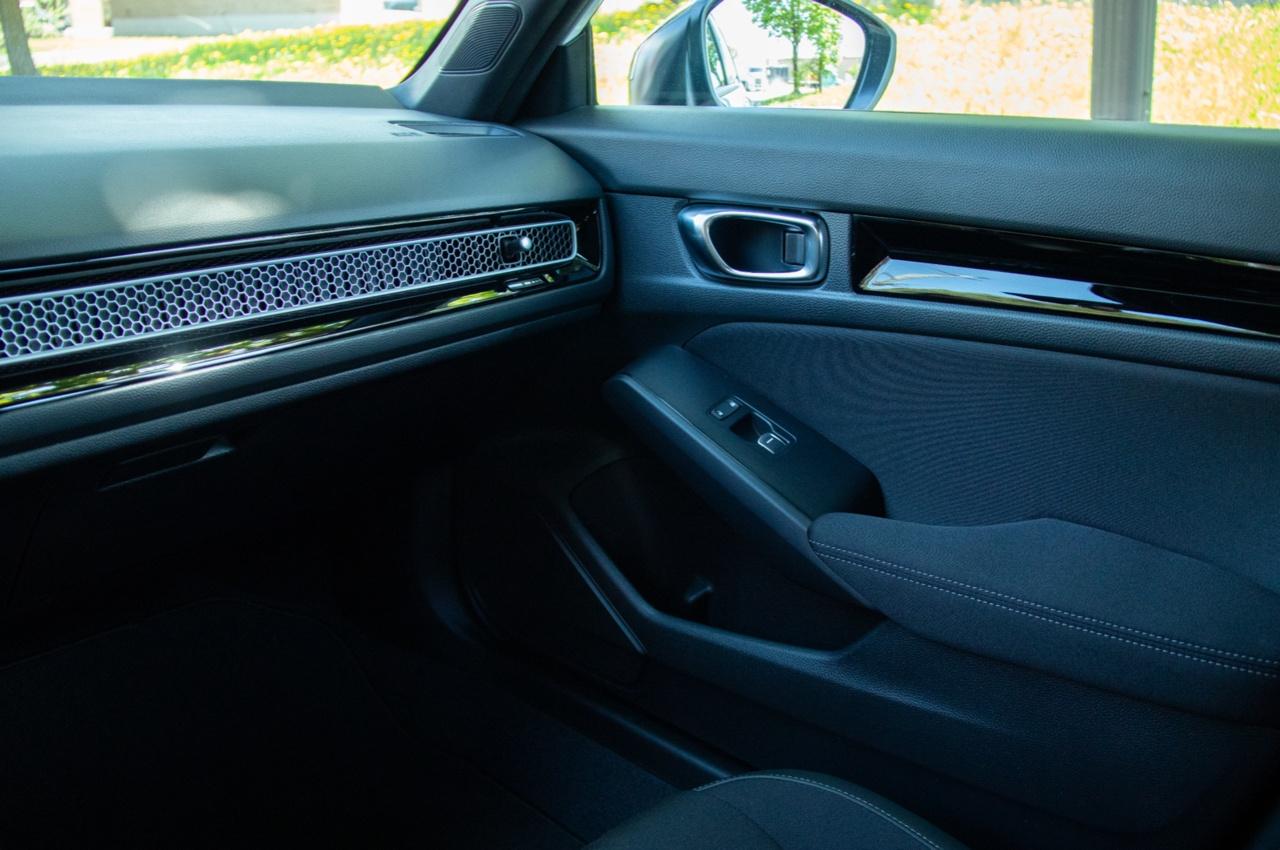 2025 Honda Civic Hybrid SPORT Photo