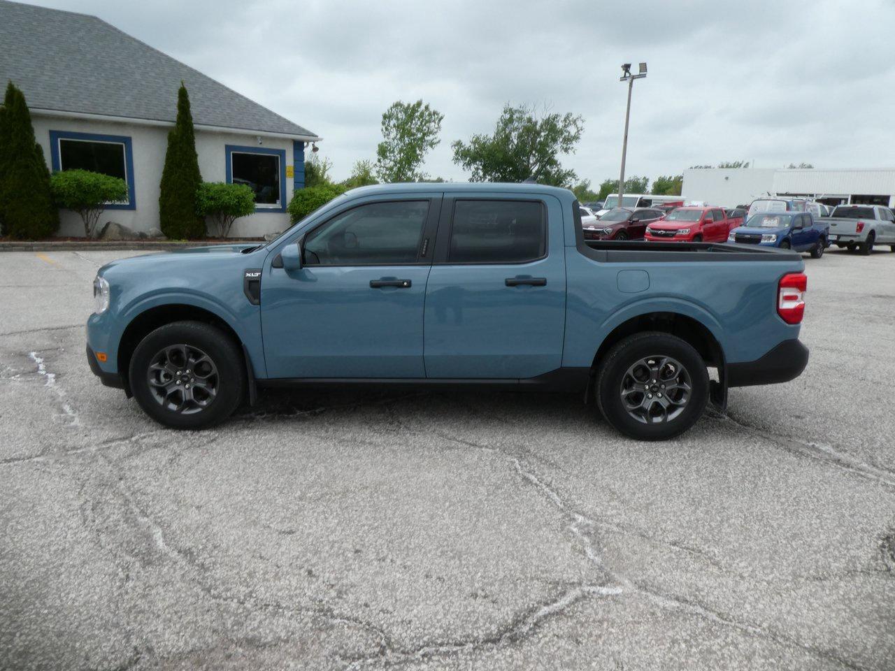 2023 Ford Maverick XLT | Heated Seats | Heated Steering | Backup Cam | Photo