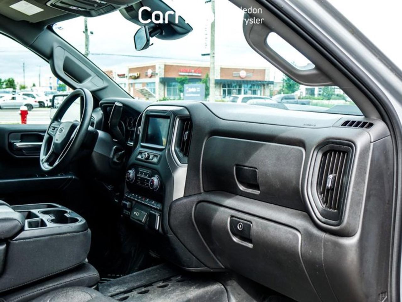 2024 Chevrolet Silverado 1500 Custom Trail Boss 4WD Crew Cab 147" Photo