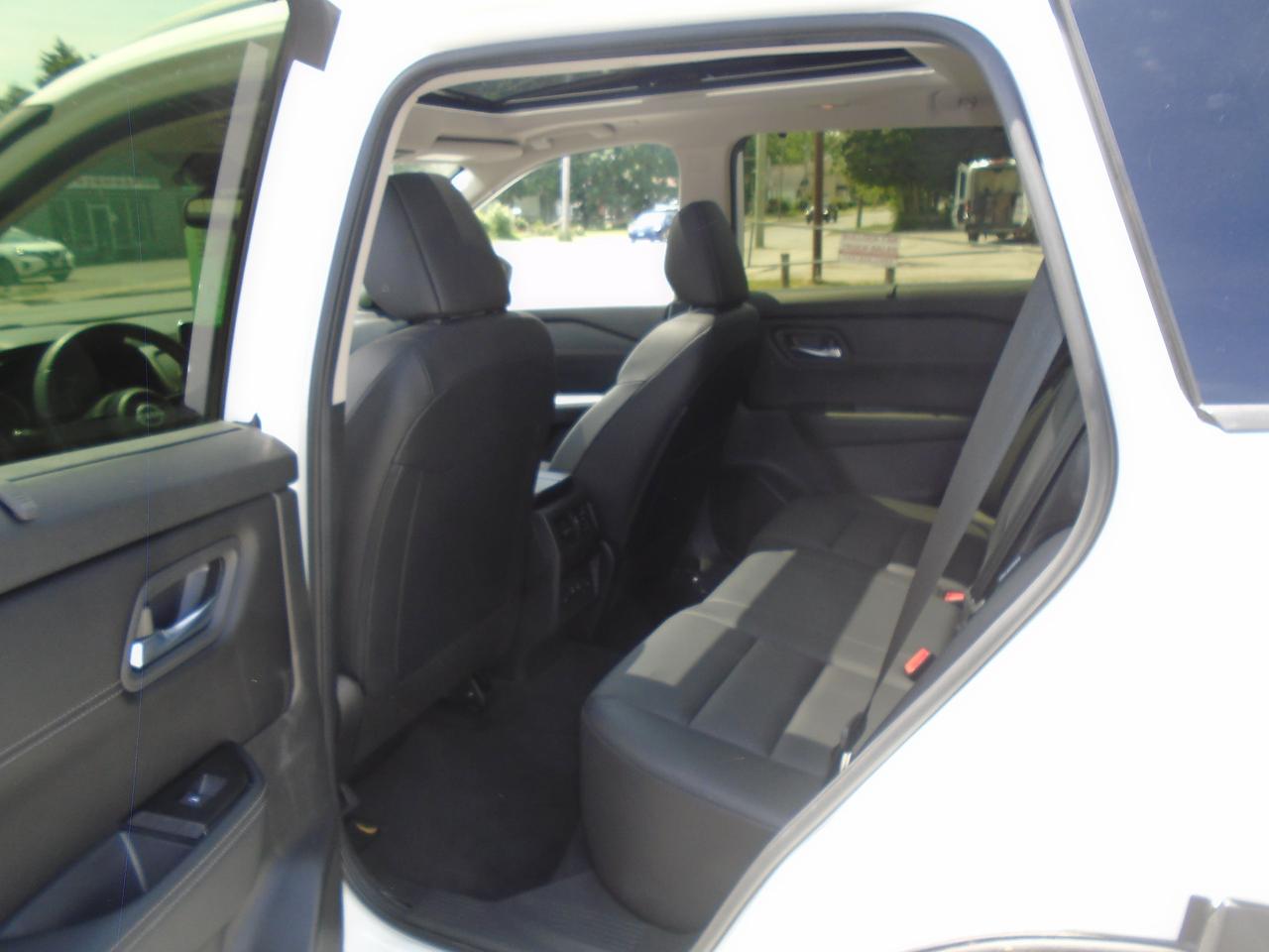 2024 Nissan Rogue SV PREMIIUM Photo