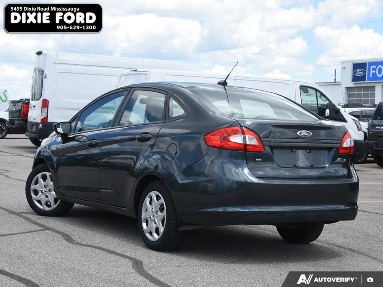 2011 Ford Fiesta SE Photo