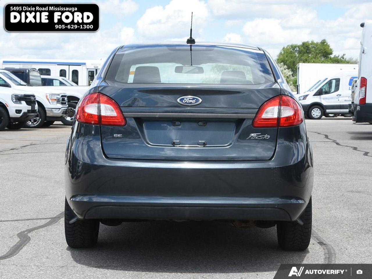 2011 Ford Fiesta SE Photo4