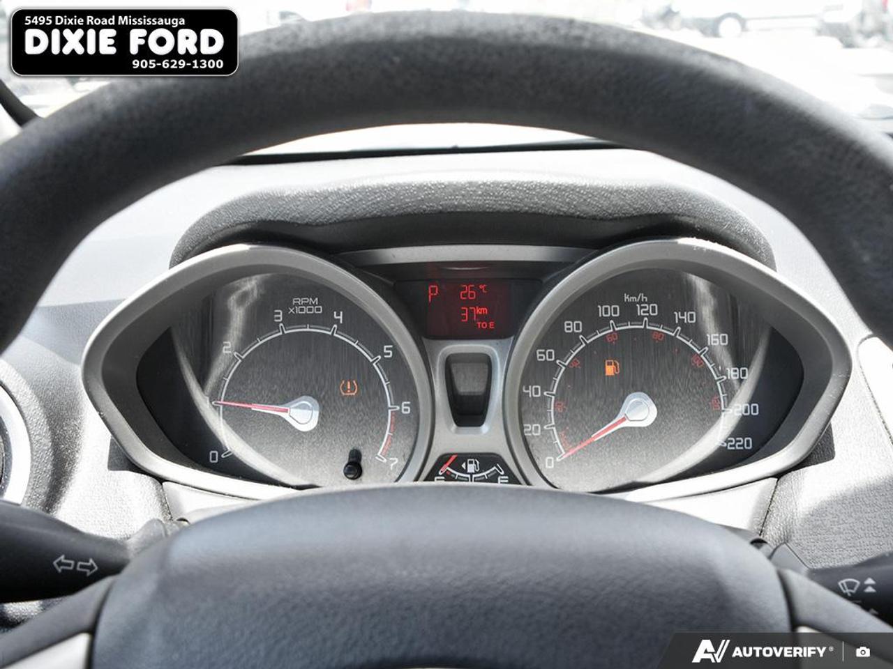 2011 Ford Fiesta SE Photo