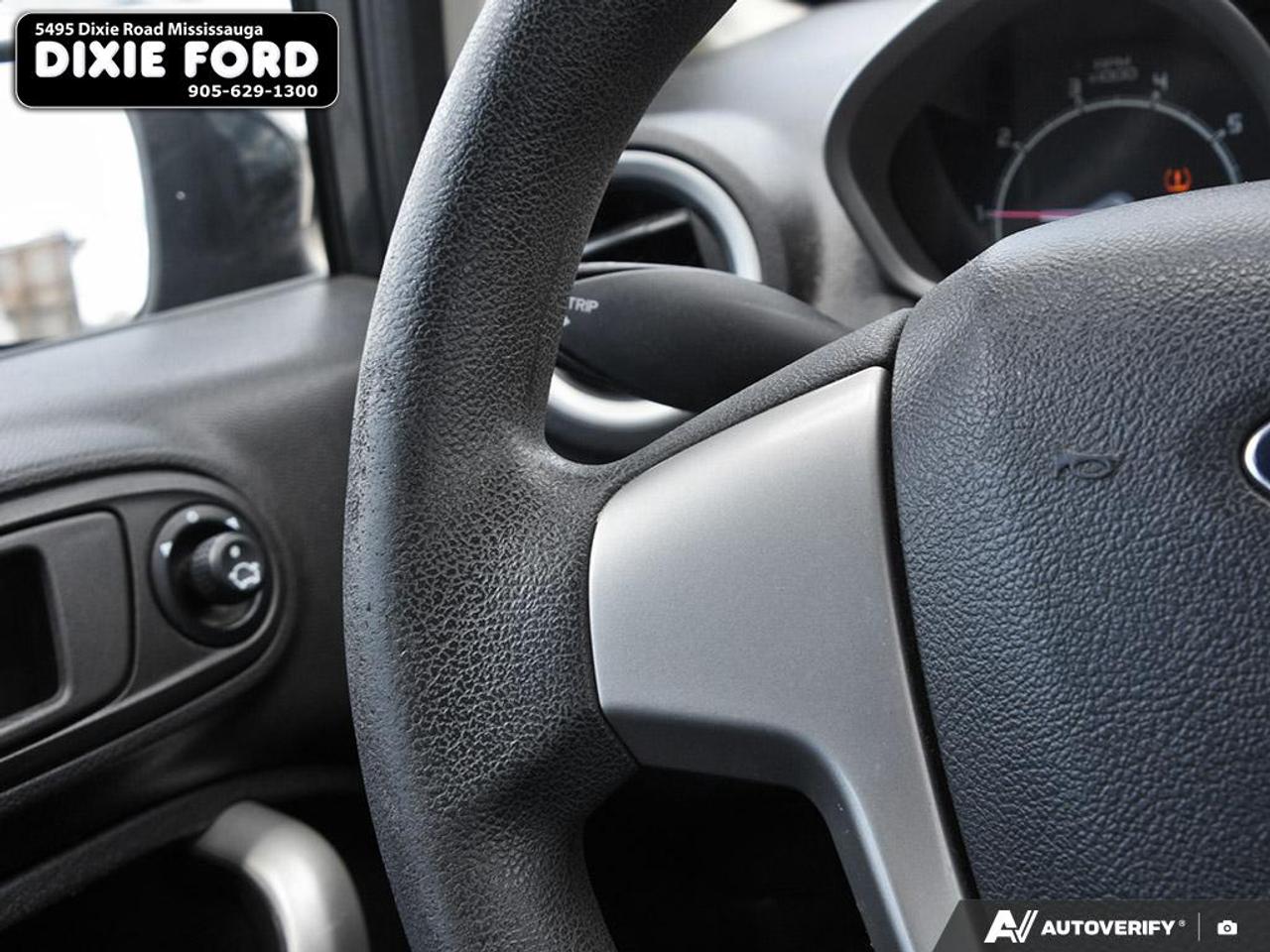 2011 Ford Fiesta SE Photo