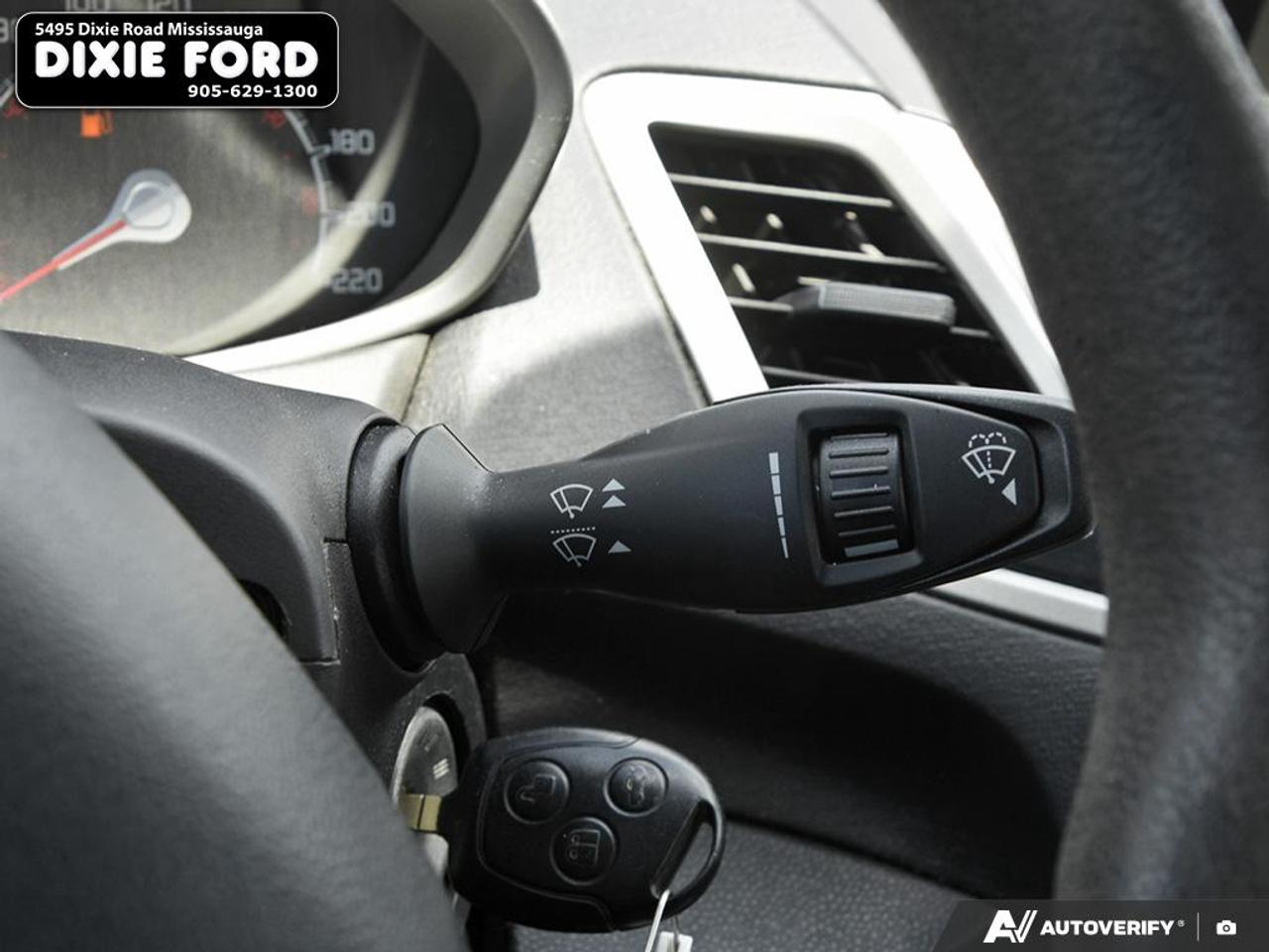 2011 Ford Fiesta SE Photo