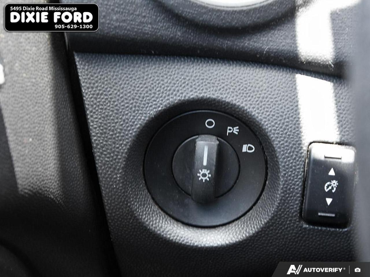 2011 Ford Fiesta SE Photo