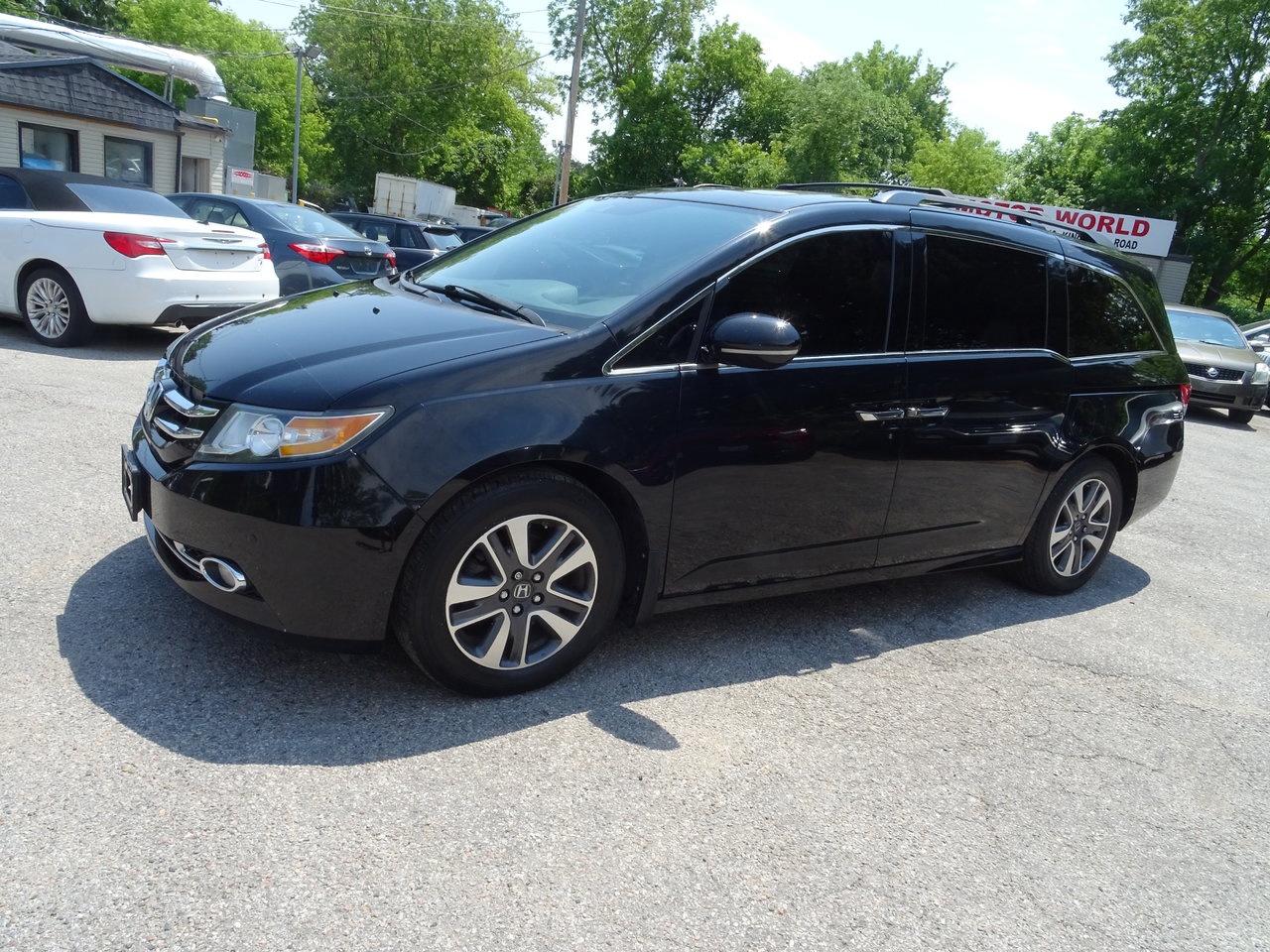 2017 Honda Odyssey Touring Photo