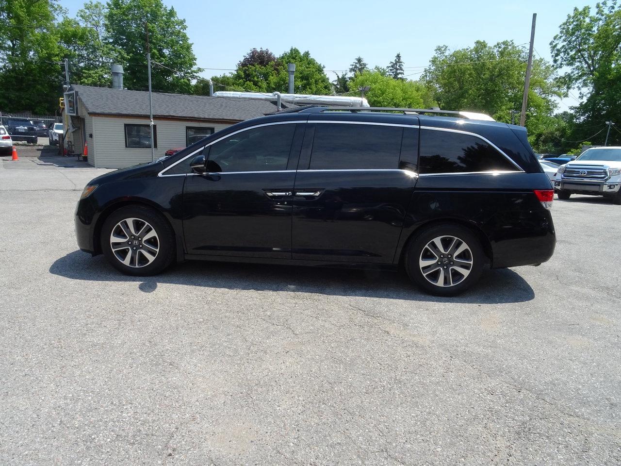 2017 Honda Odyssey Touring Photo