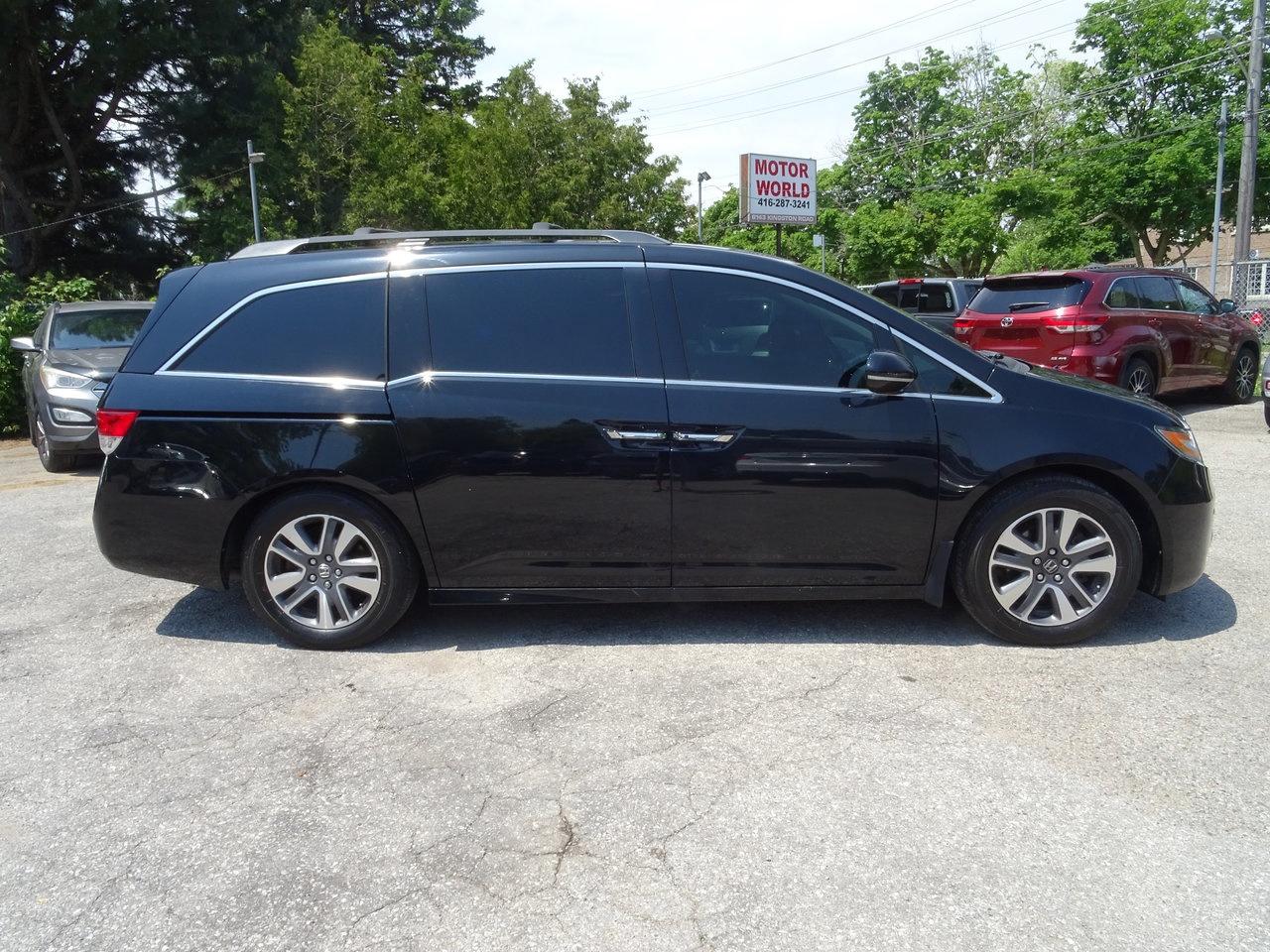 2017 Honda Odyssey Touring Photo