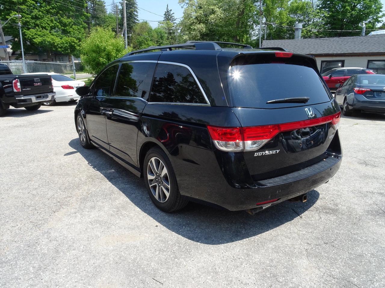 2017 Honda Odyssey Touring Photo