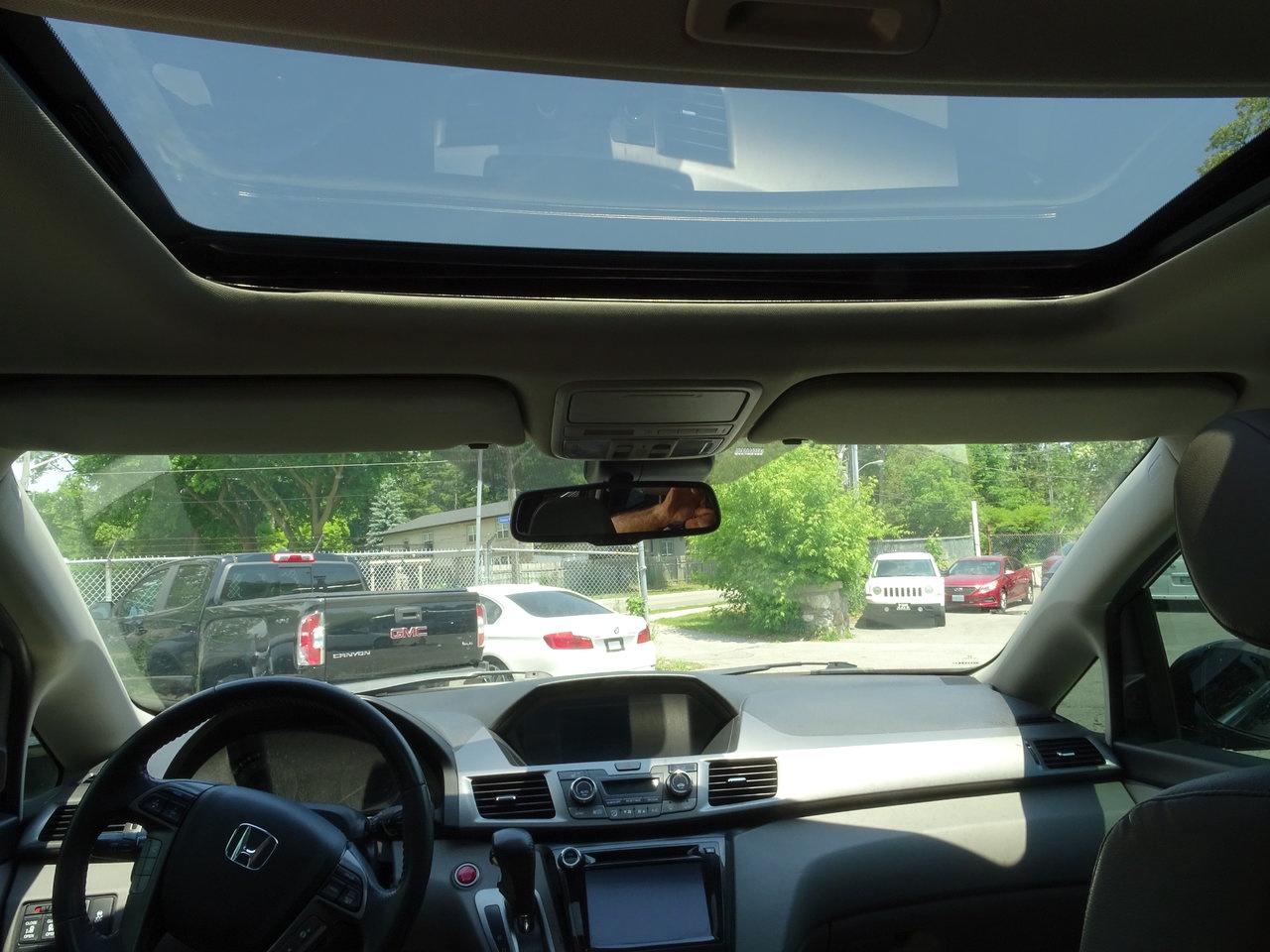 2017 Honda Odyssey Touring Photo