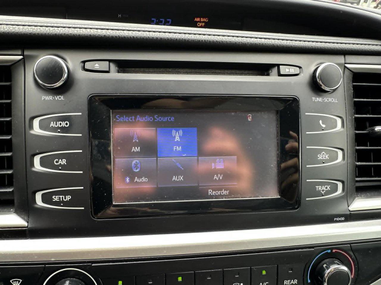 2015 Toyota Highlander LE - Photo #15