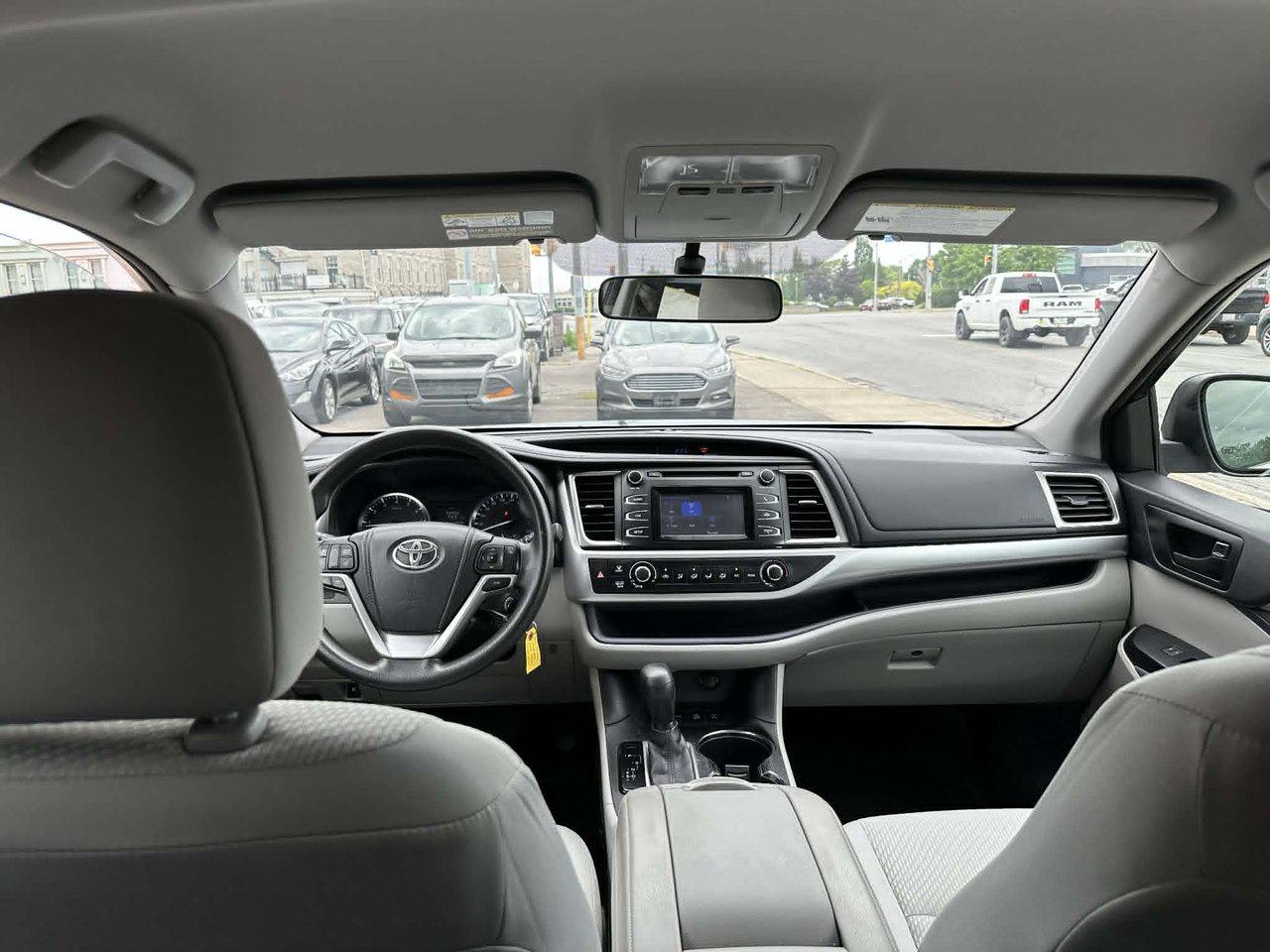 2015 Toyota Highlander LE - Photo #18