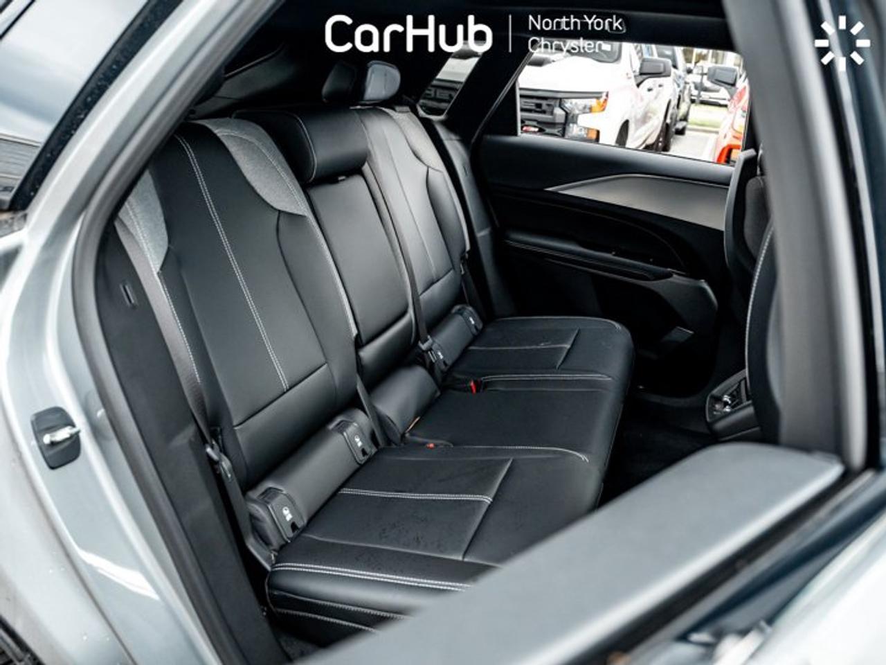 2024 Cadillac LYRIQ Tech Panoroof Heated Seats Navi Apple CarPlay Android Auto Photo
