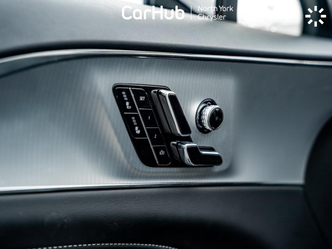 2024 Cadillac LYRIQ Tech Panoroof Heated Seats Navi Apple CarPlay Android Auto Photo