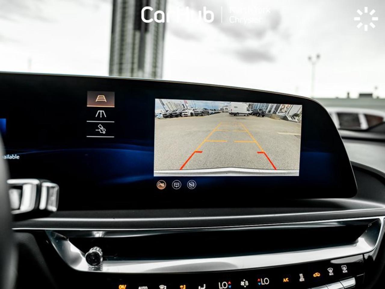 2024 Cadillac LYRIQ Tech Panoroof Heated Seats Navi Apple CarPlay Android Auto Photo