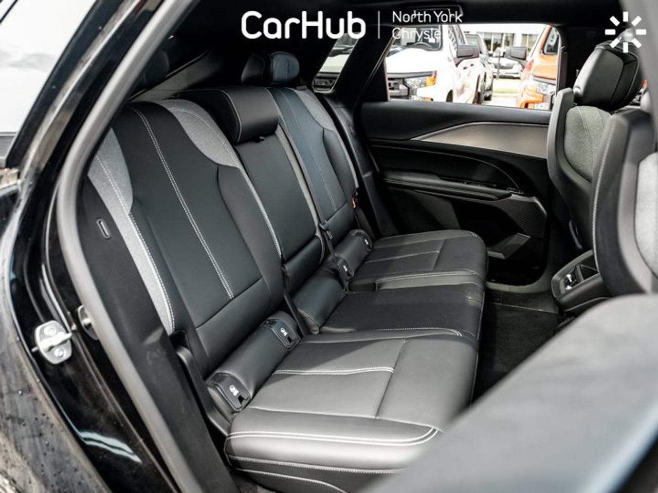 2024 Cadillac LYRIQ Tech Panoroof Heated Seats Navi Apple CarPlay Android Auto Photo