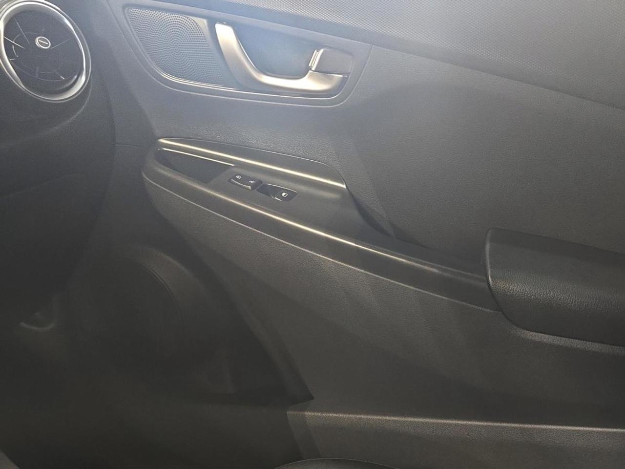 2023 Hyundai KONA Electric PREFERRED Photo