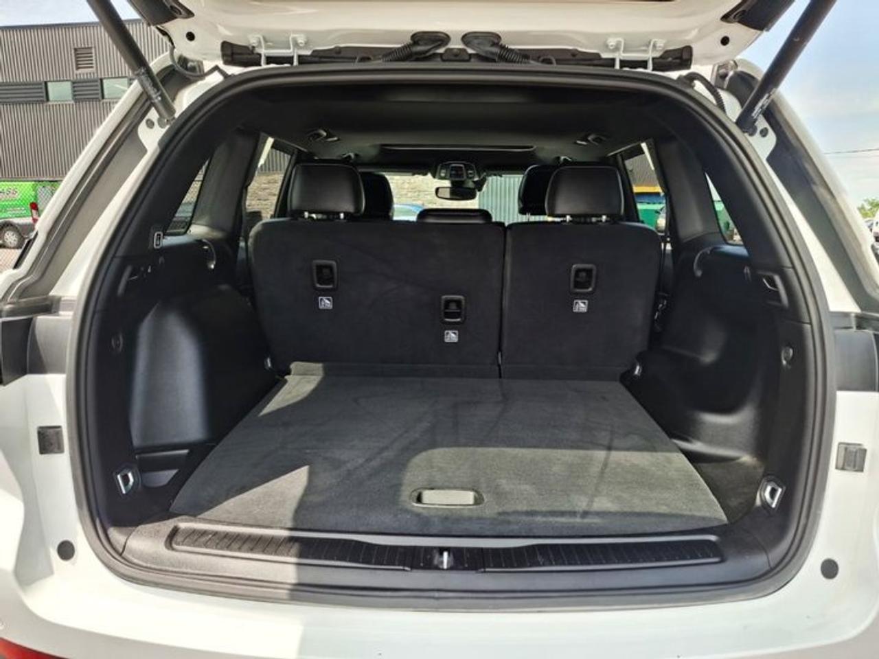 2024 Jeep Grand Cherokee Altitude 4X4 | Leather/Suede | Sunroof | Tow Pkg | Remote Start | Power Liftgate | and More ! Photo