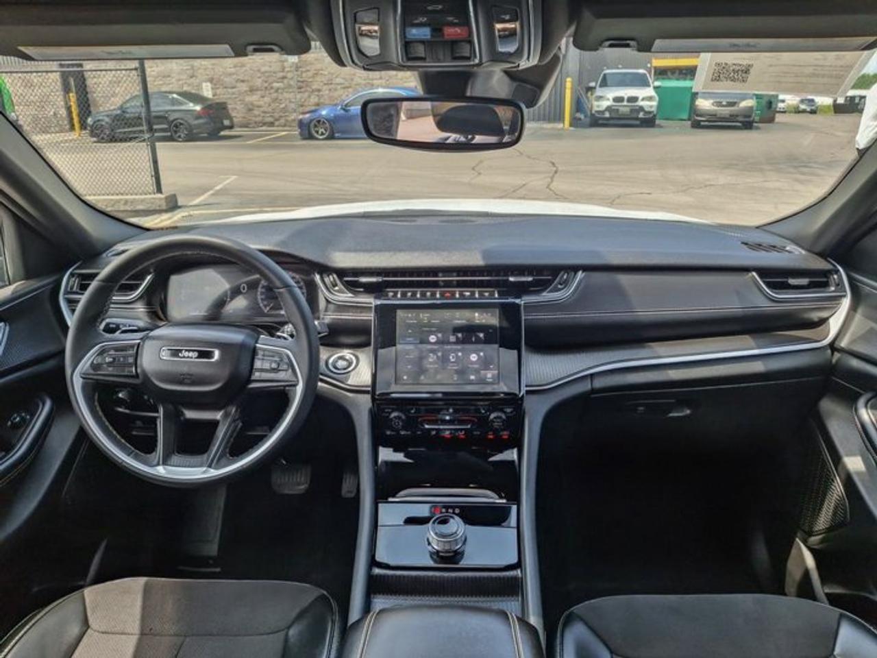 2024 Jeep Grand Cherokee Altitude 4X4 | Leather/Suede | Sunroof | Tow Pkg | Remote Start | Power Liftgate | and More ! Photo