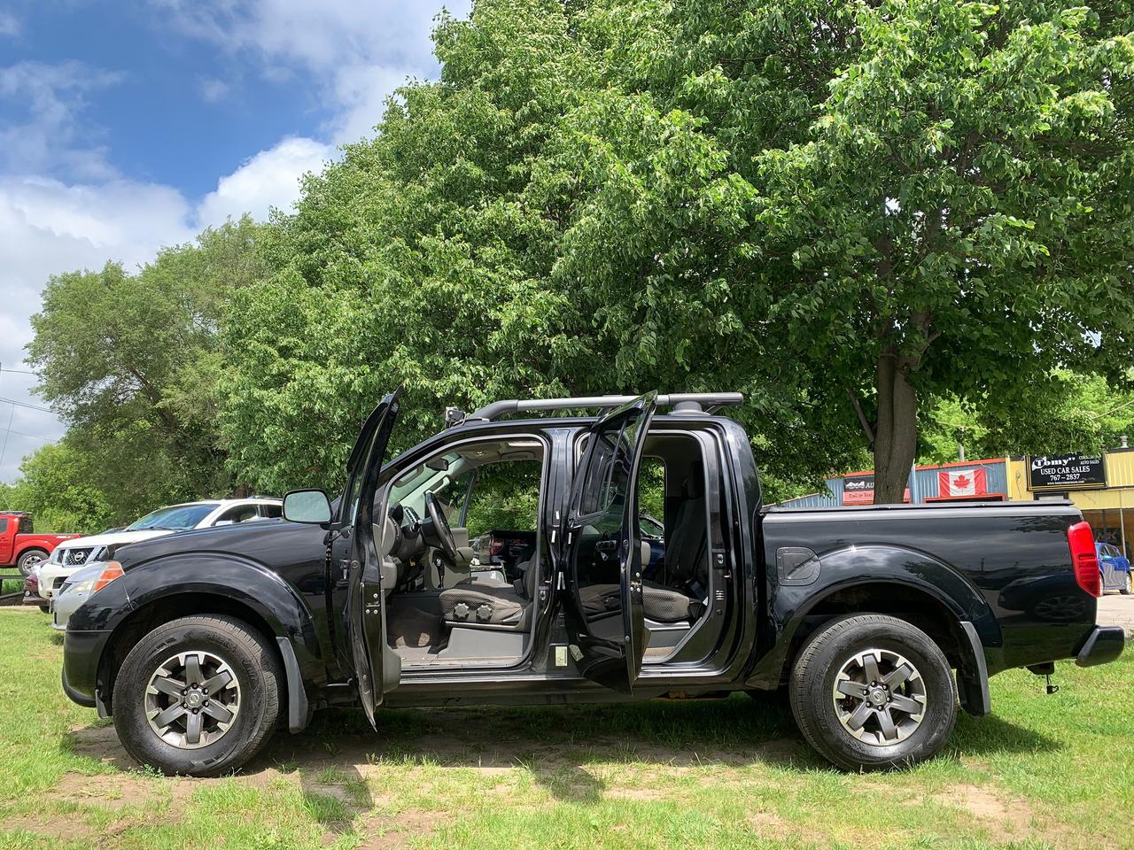2014 Nissan Frontier Pro-4X Crew Low Kms Loaded Photo2