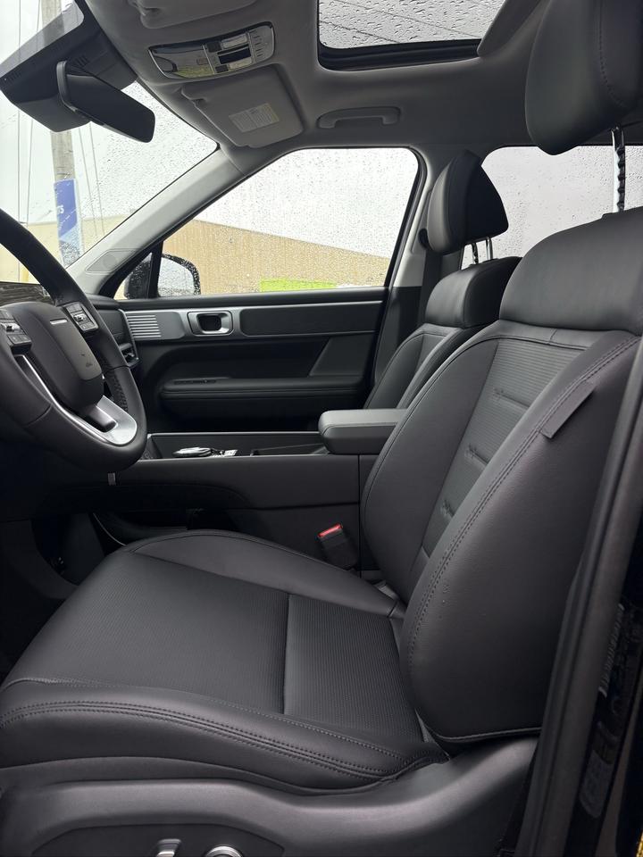 2026 Hyundai Santa Fe Luxury HEV 7 PASSENGERS Photo
