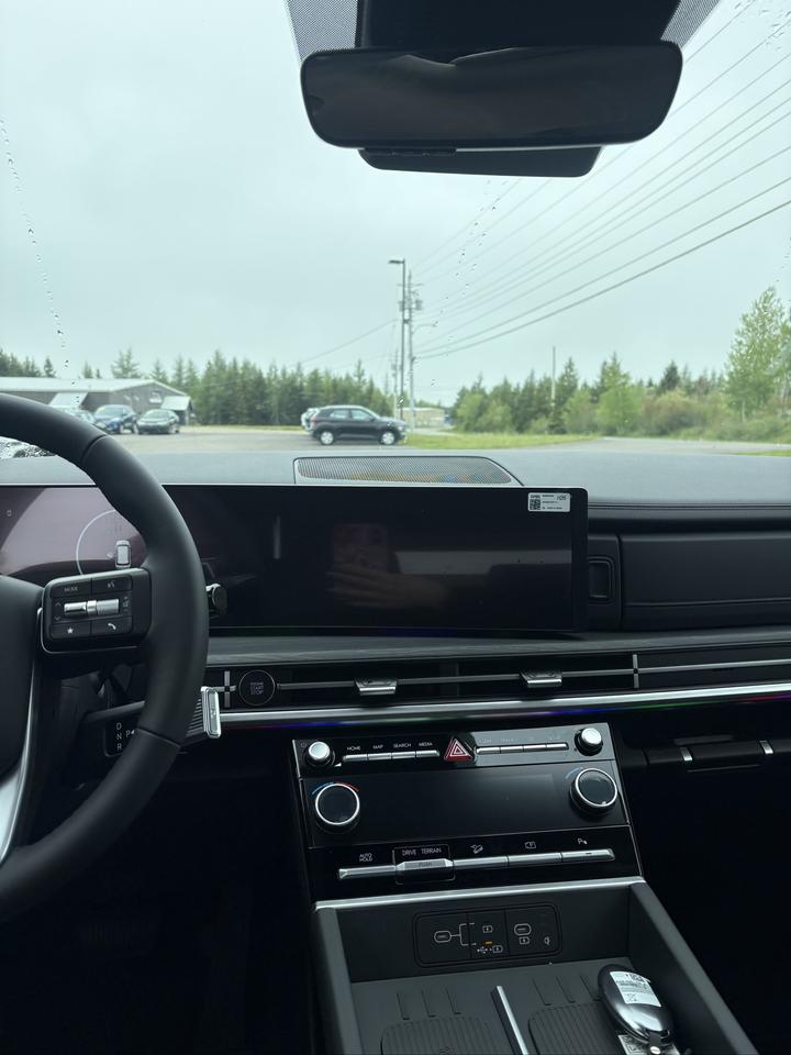 2026 Hyundai Santa Fe Luxury HEV 7 PASSENGERS Photo