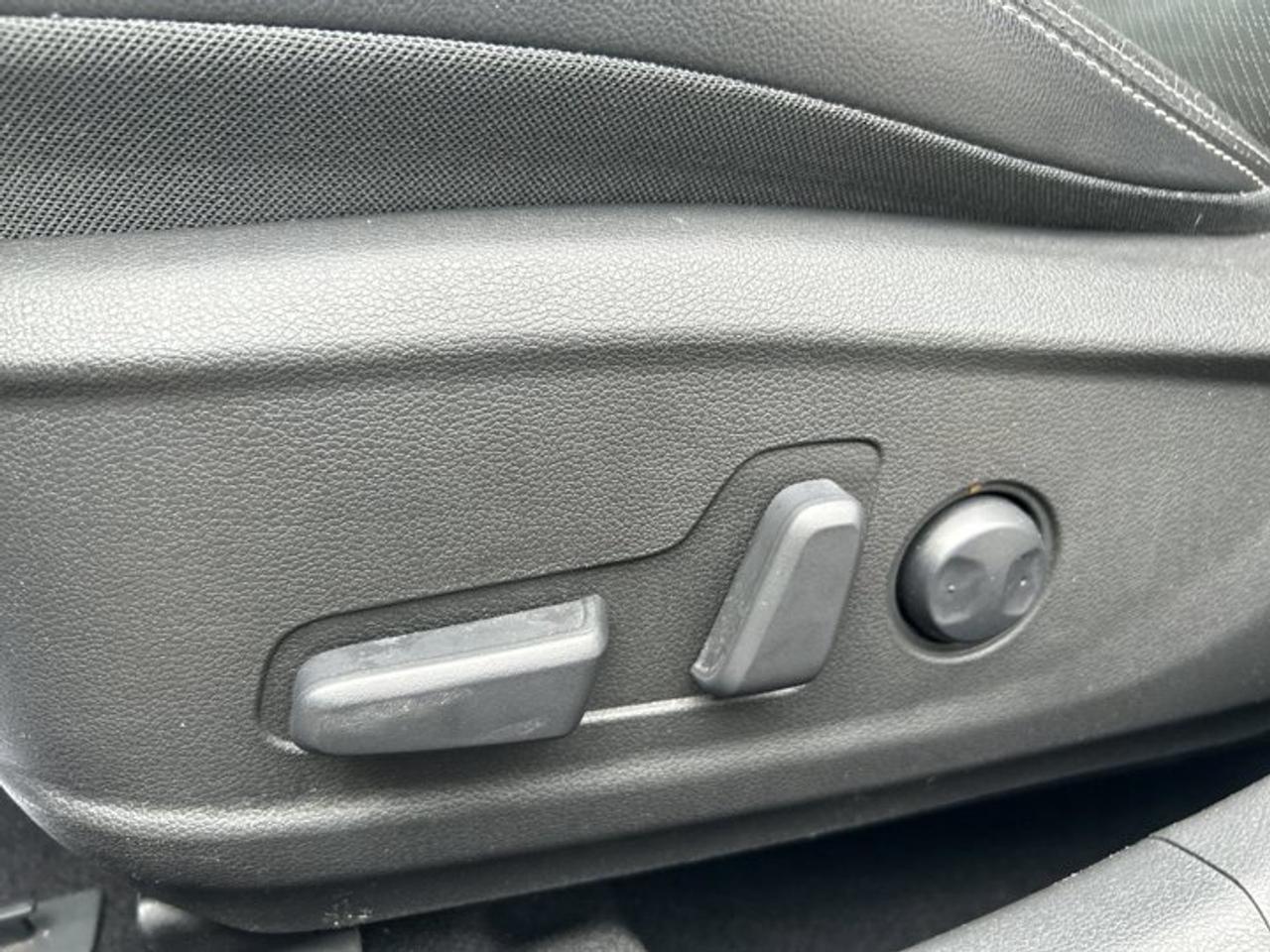 2018 Hyundai KONA Luxury AWD | No Accidents | Leather Seats | Heated Steering Photo