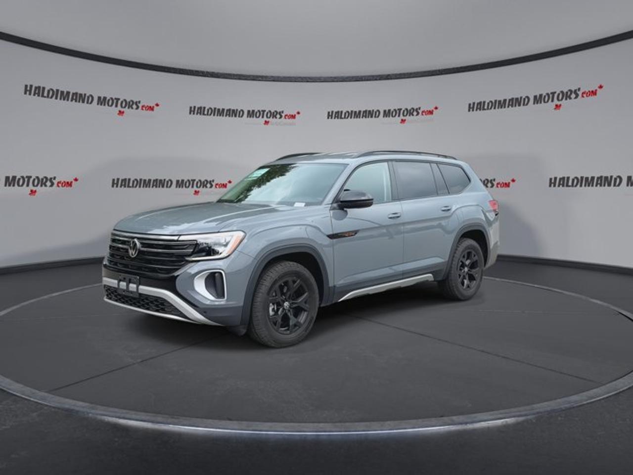 2025 Volkswagen Atlas Peak Edition 4WD | No Accidents | Leather Seats | Vent. Front Seats Photo