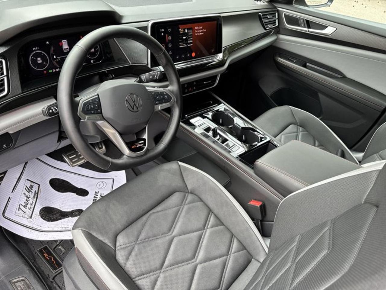 2025 Volkswagen Atlas Peak Edition 4WD | No Accidents | Leather Seats | Vent. Front Seats Photo
