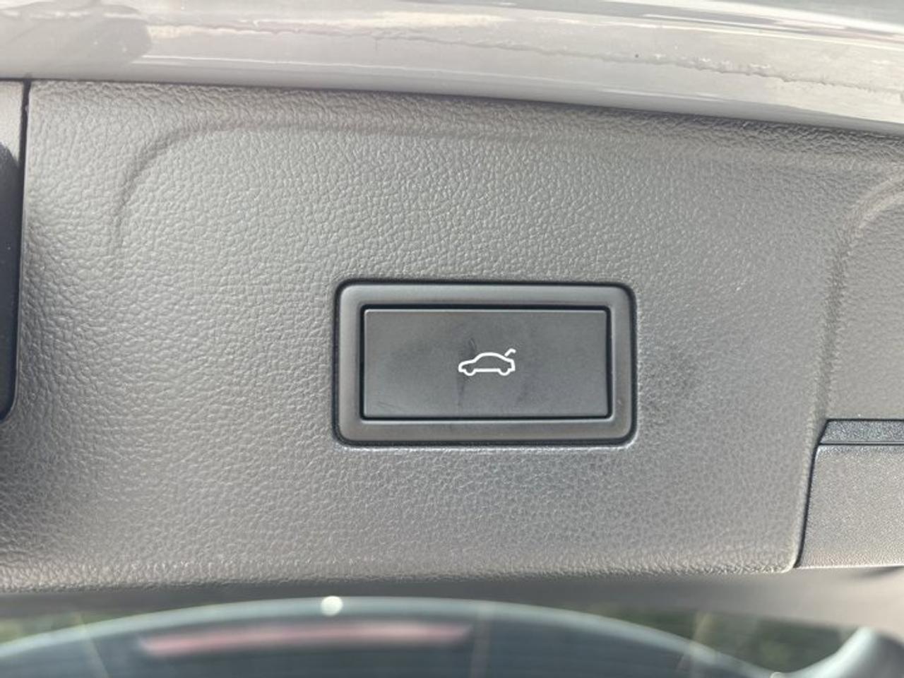 2025 Volkswagen Atlas Peak Edition 4WD | No Accidents | Leather Seats | Vent. Front Seats Photo