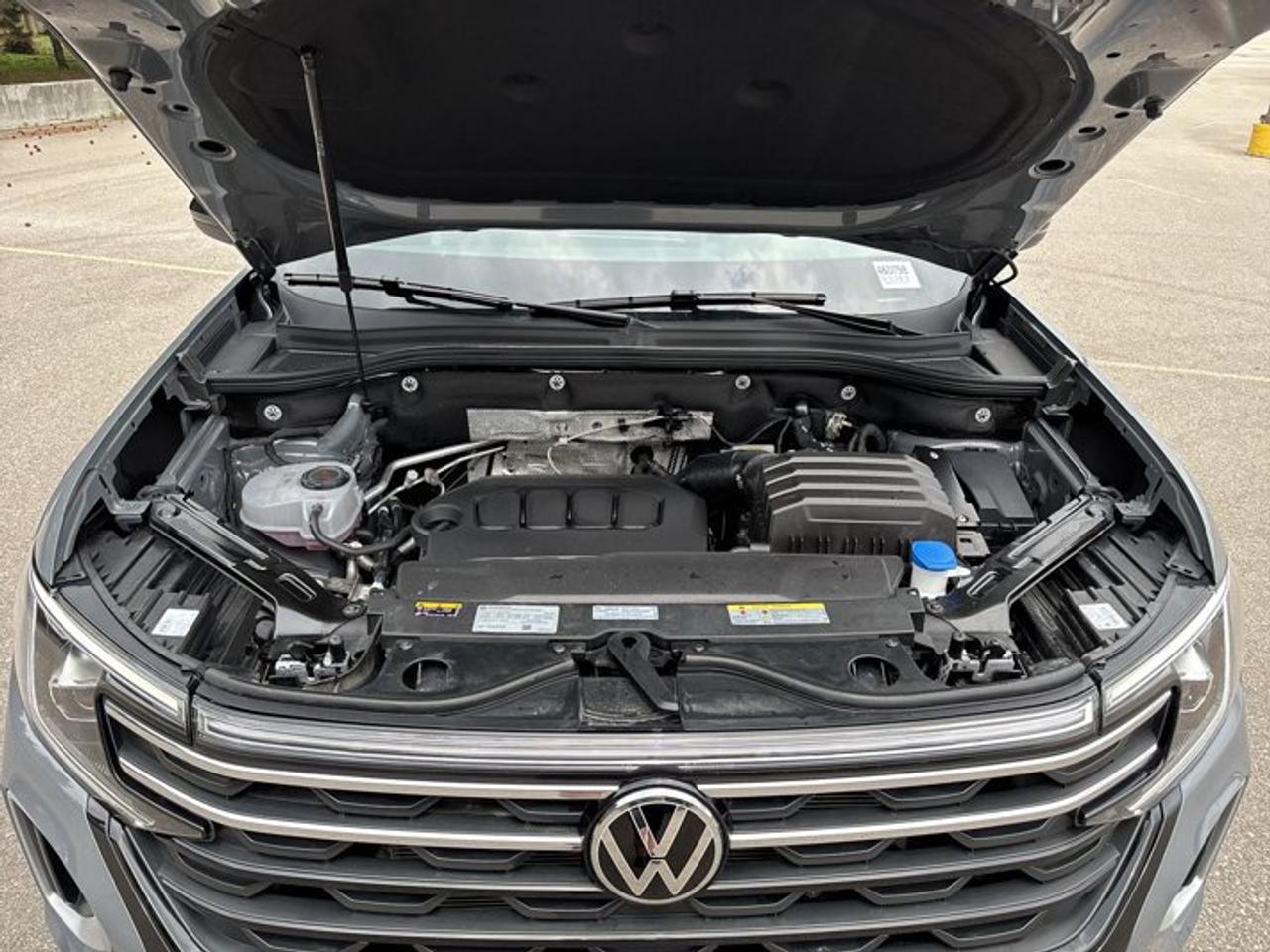 2025 Volkswagen Atlas Peak Edition 4WD | No Accidents | Leather Seats | Vent. Front Seats Photo