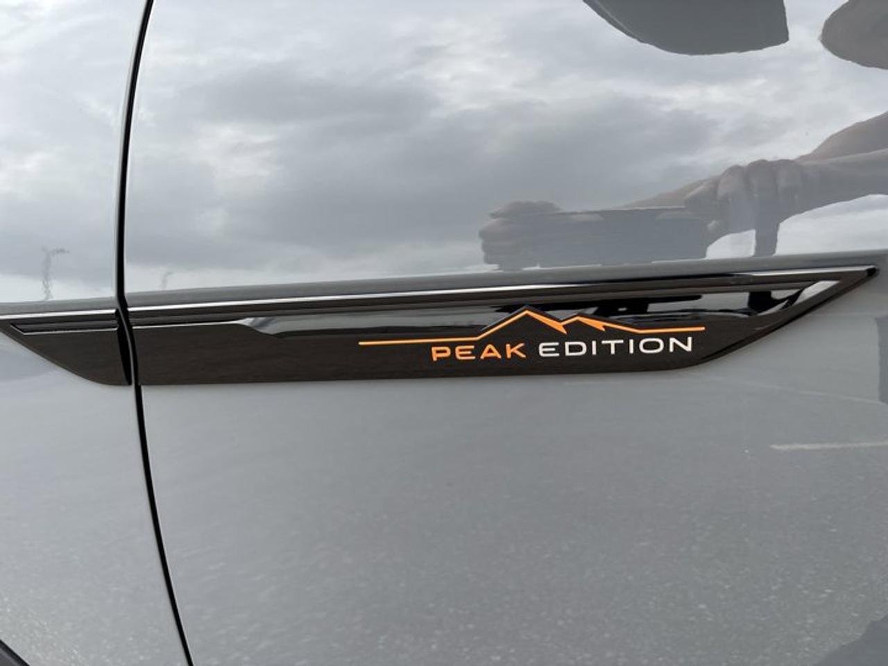 2025 Volkswagen Atlas Peak Edition 4WD | No Accidents | Leather Seats | Vent. Front Seats Photo
