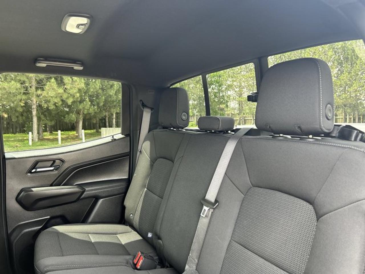 2025 GMC Canyon Elevation Crew Cab 4WD | No Accidents Photo