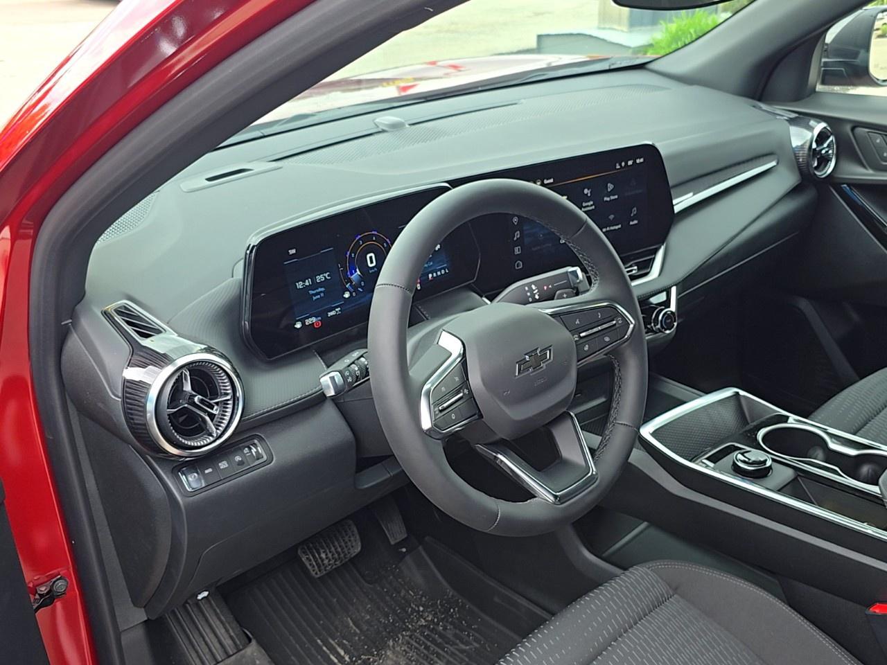 2026 Chevrolet Equinox AWD LT Photo