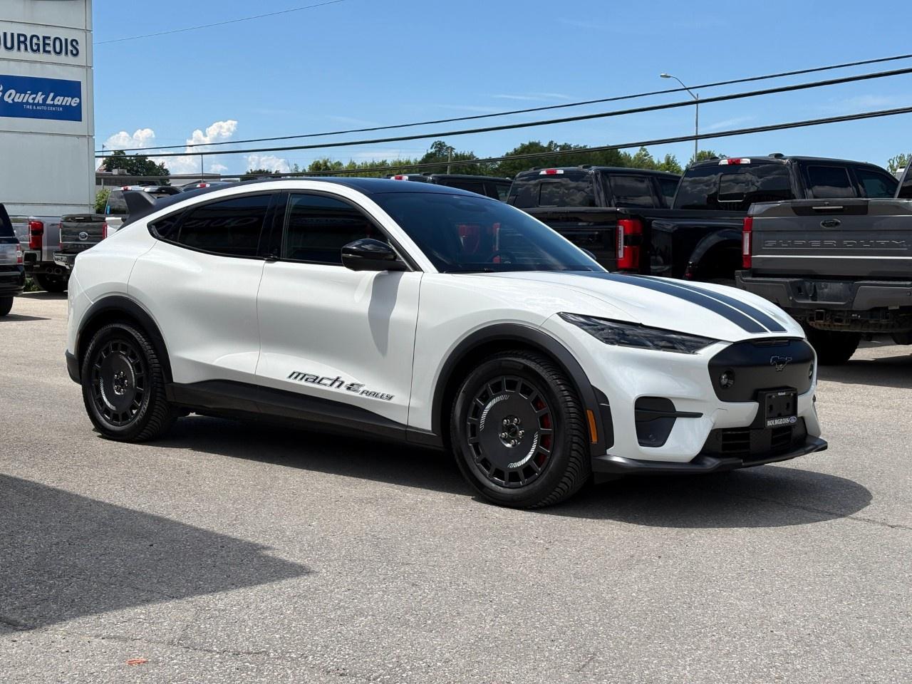 2025 Ford Mustang Mach-E GT AWD Photo4