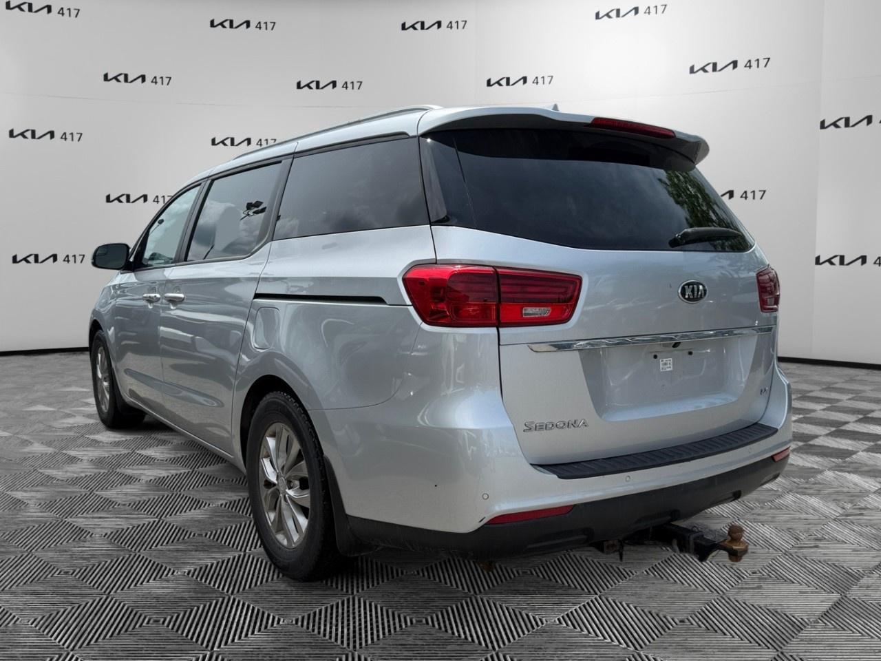 2020 Kia Sedona LX FWD Photo