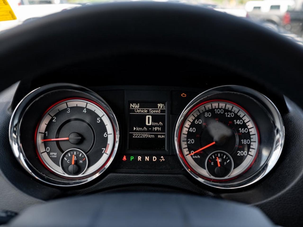 2015 Dodge Grand Caravan Crew Photo2