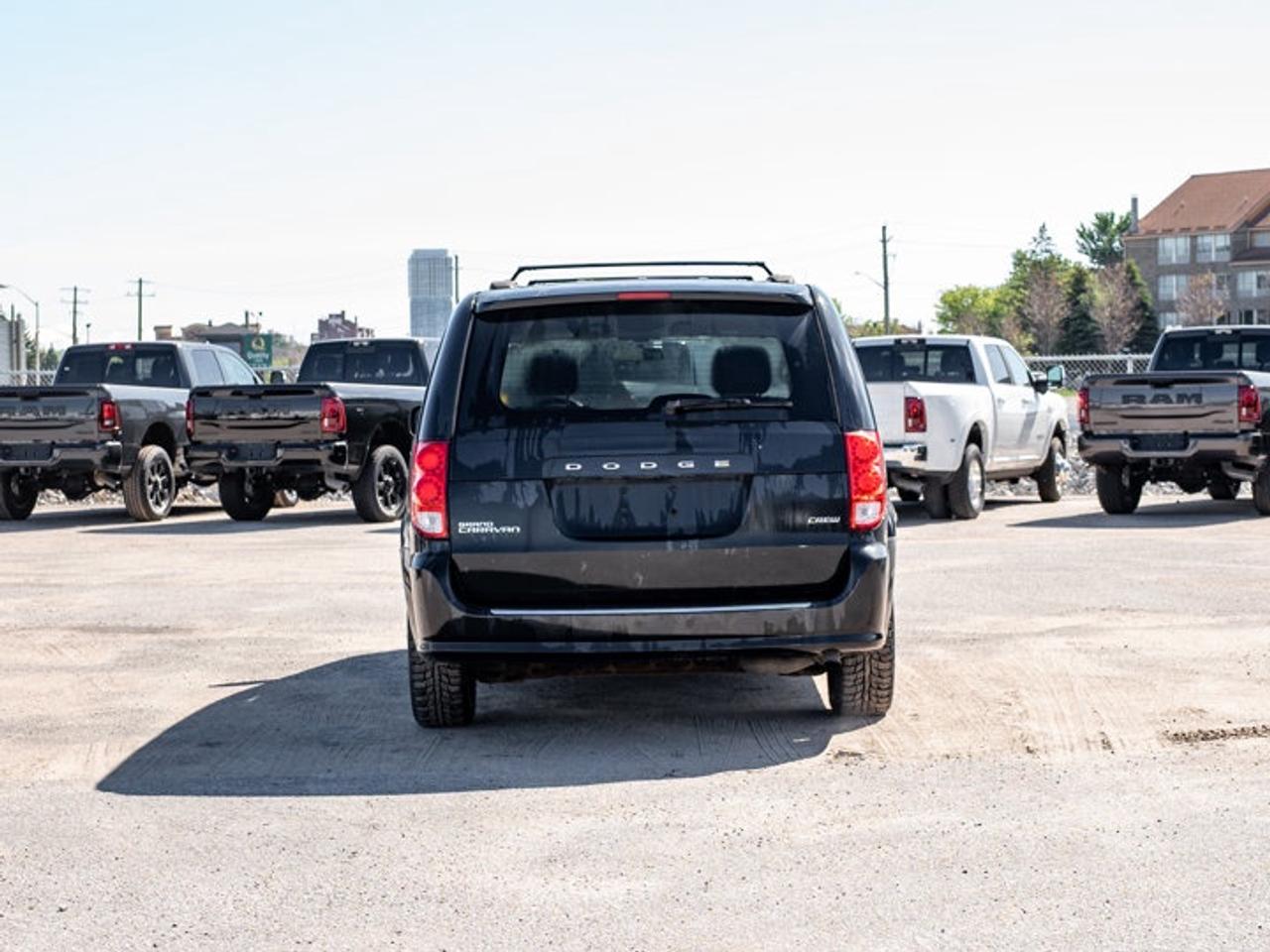 2015 Dodge Grand Caravan Crew Photo