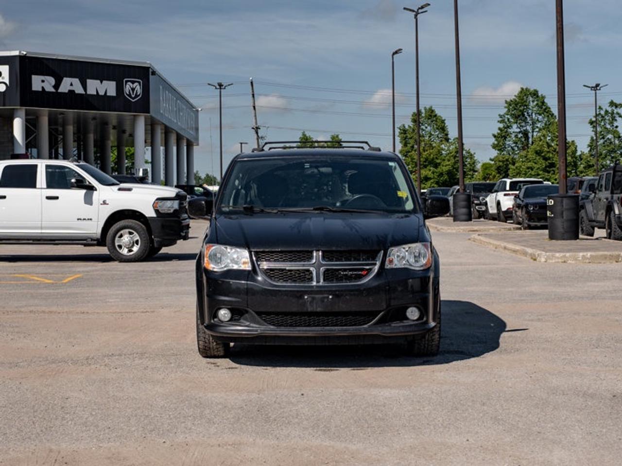 2015 Dodge Grand Caravan Crew Photo
