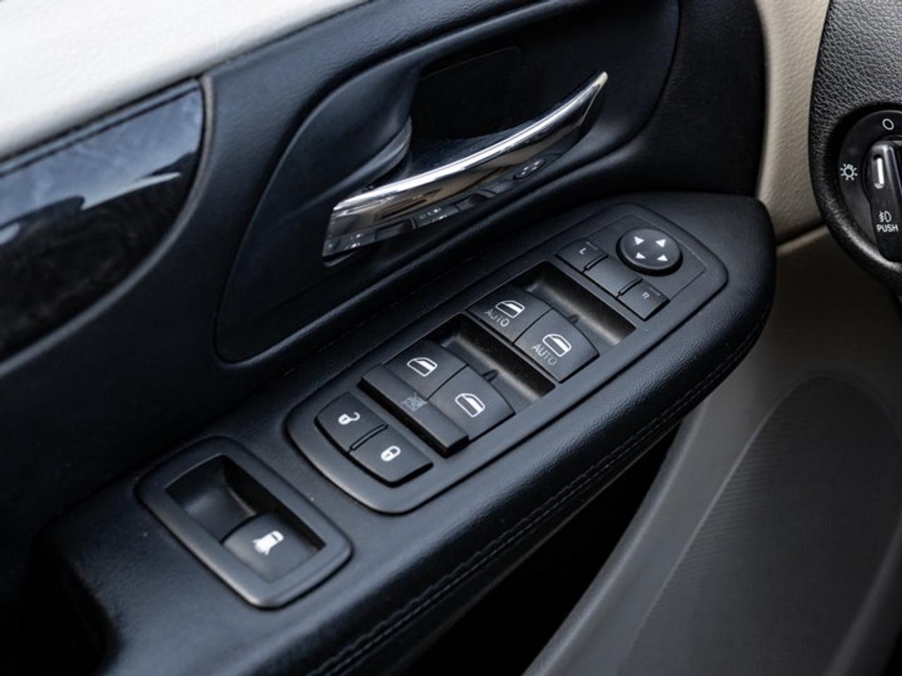 2015 Dodge Grand Caravan Crew Photo
