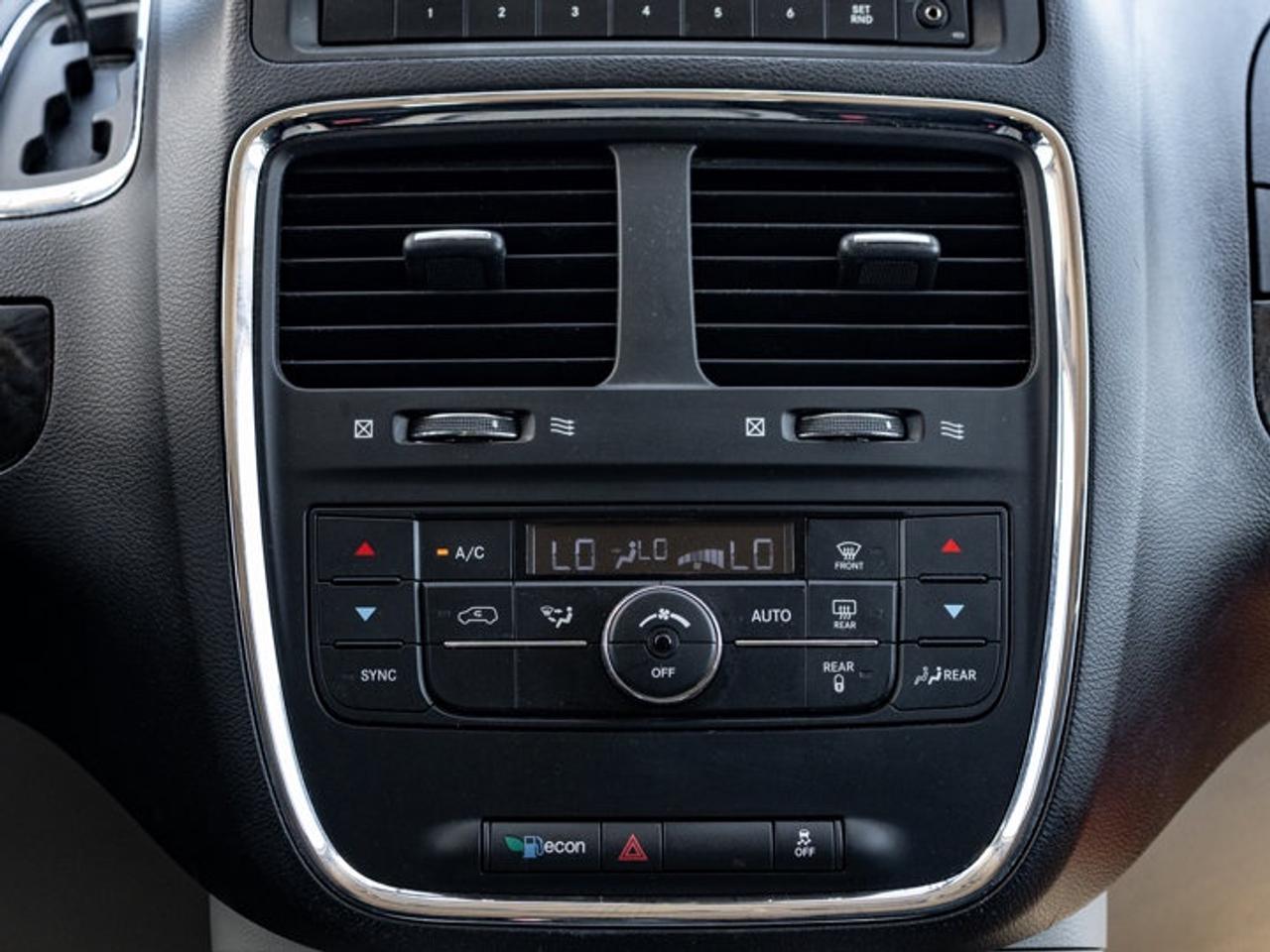 2015 Dodge Grand Caravan Crew Photo