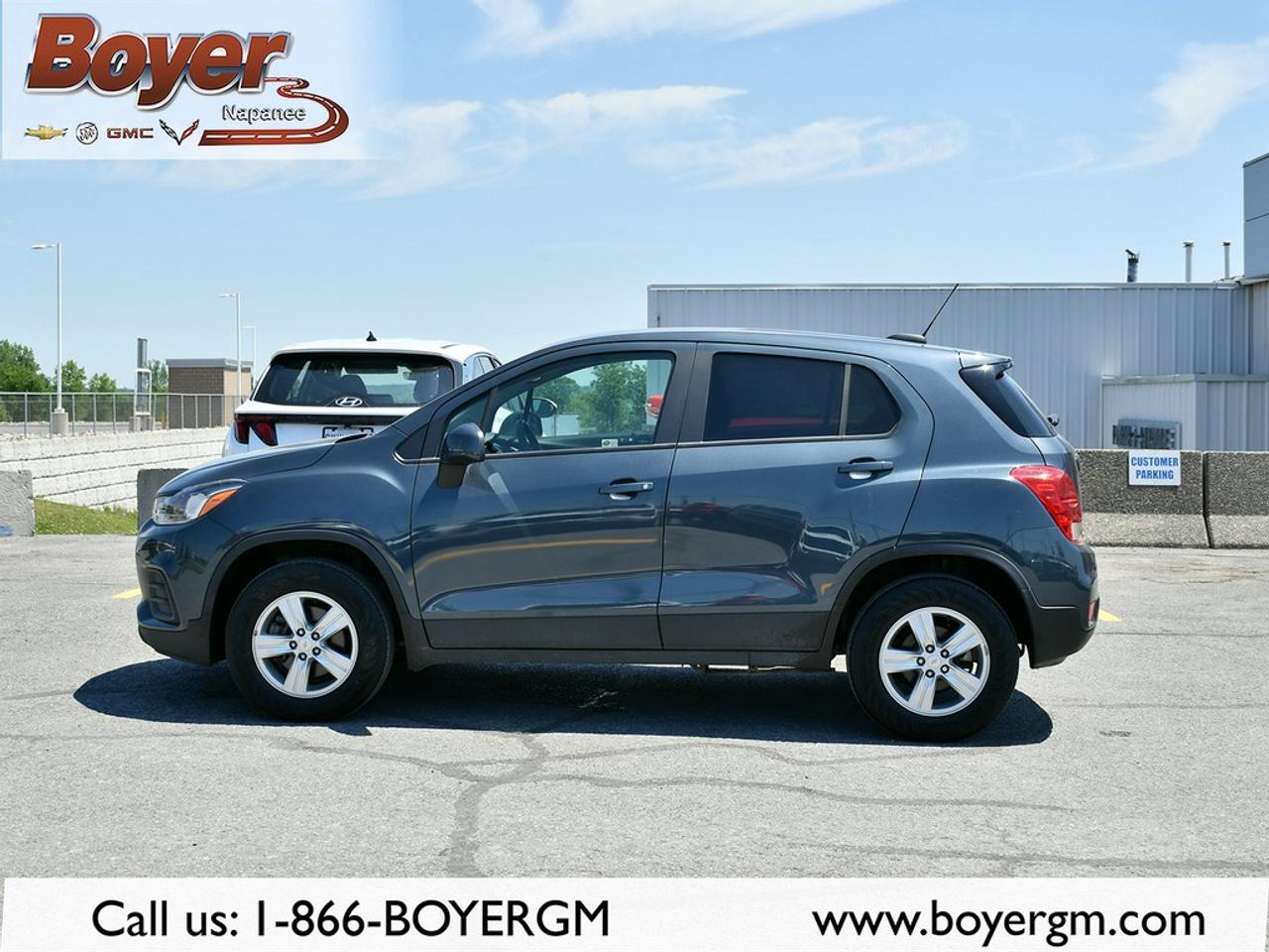 2021 Chevrolet Trax LS AWD Photo2