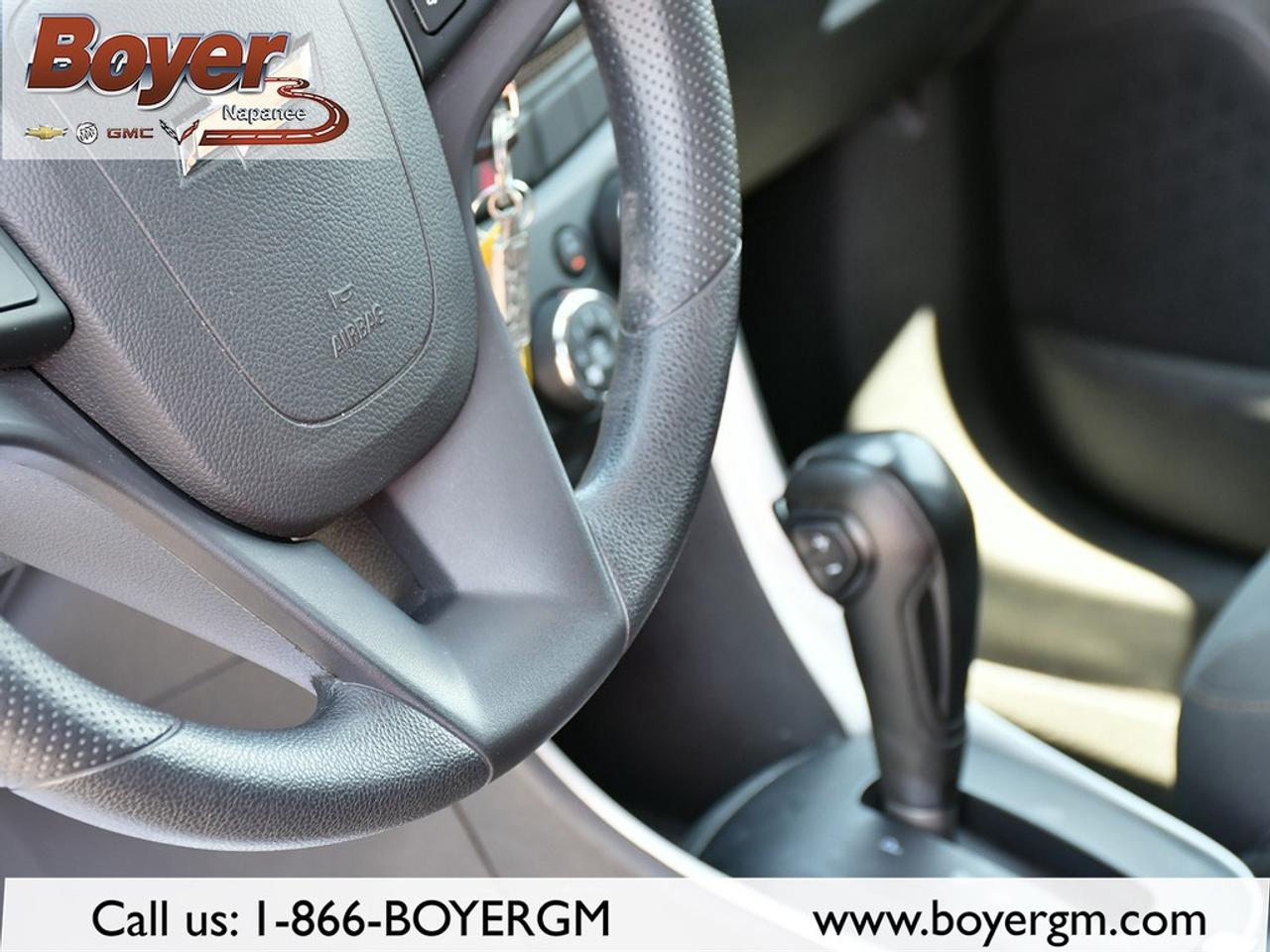 2021 Chevrolet Trax LS AWD Photo