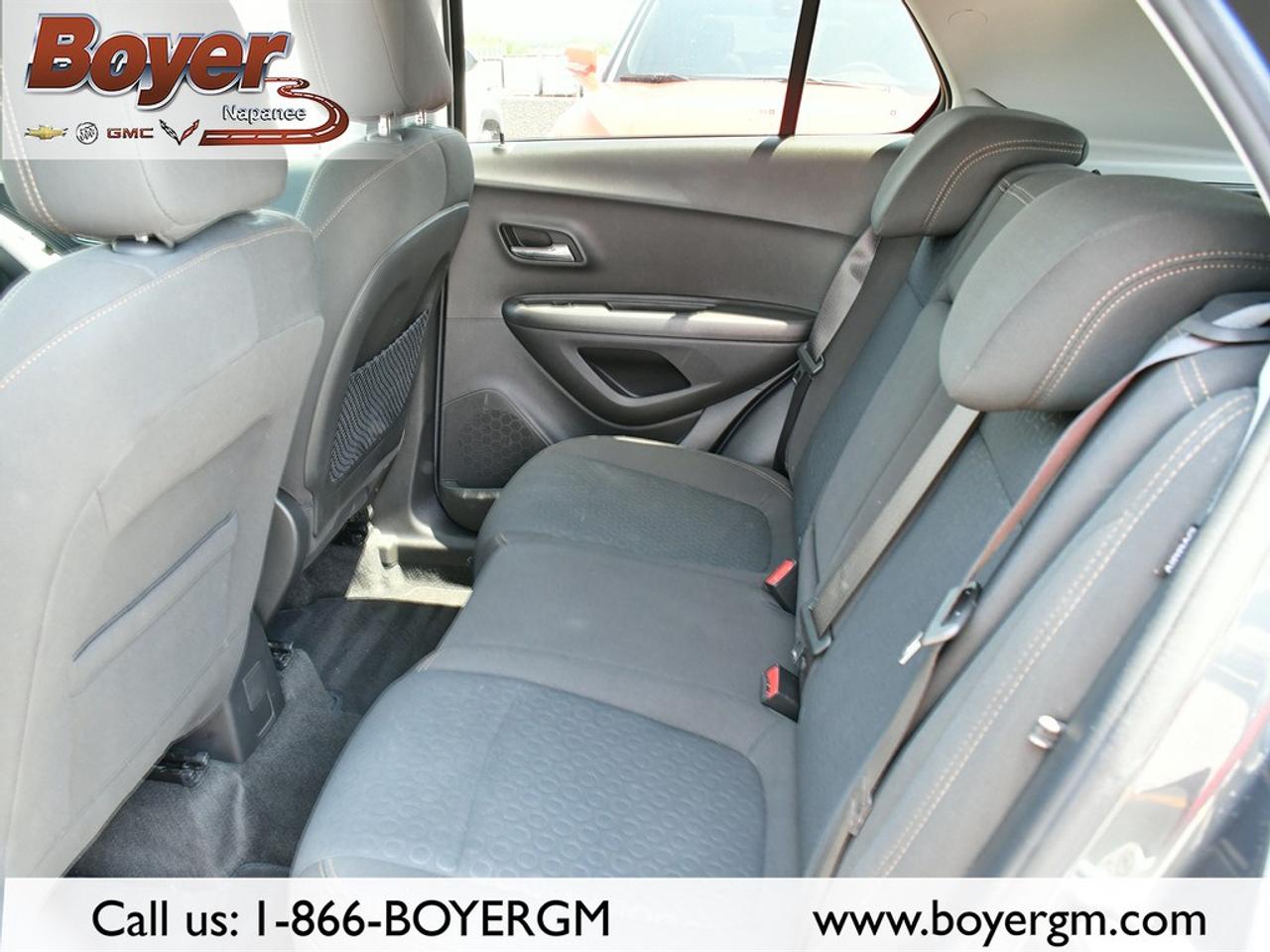 2021 Chevrolet Trax LS AWD Photo